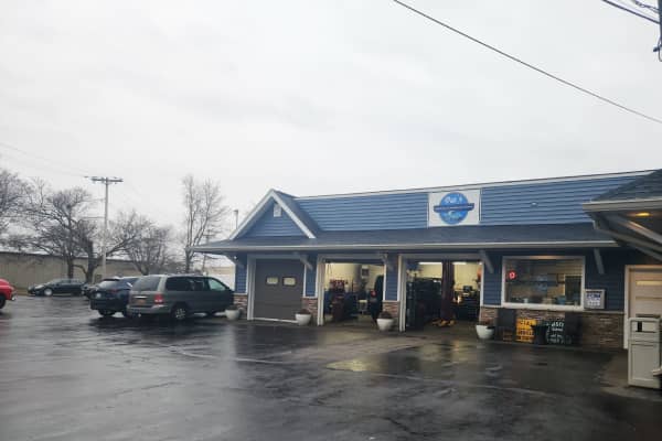 Auto Mechanic in East Rochester, New York